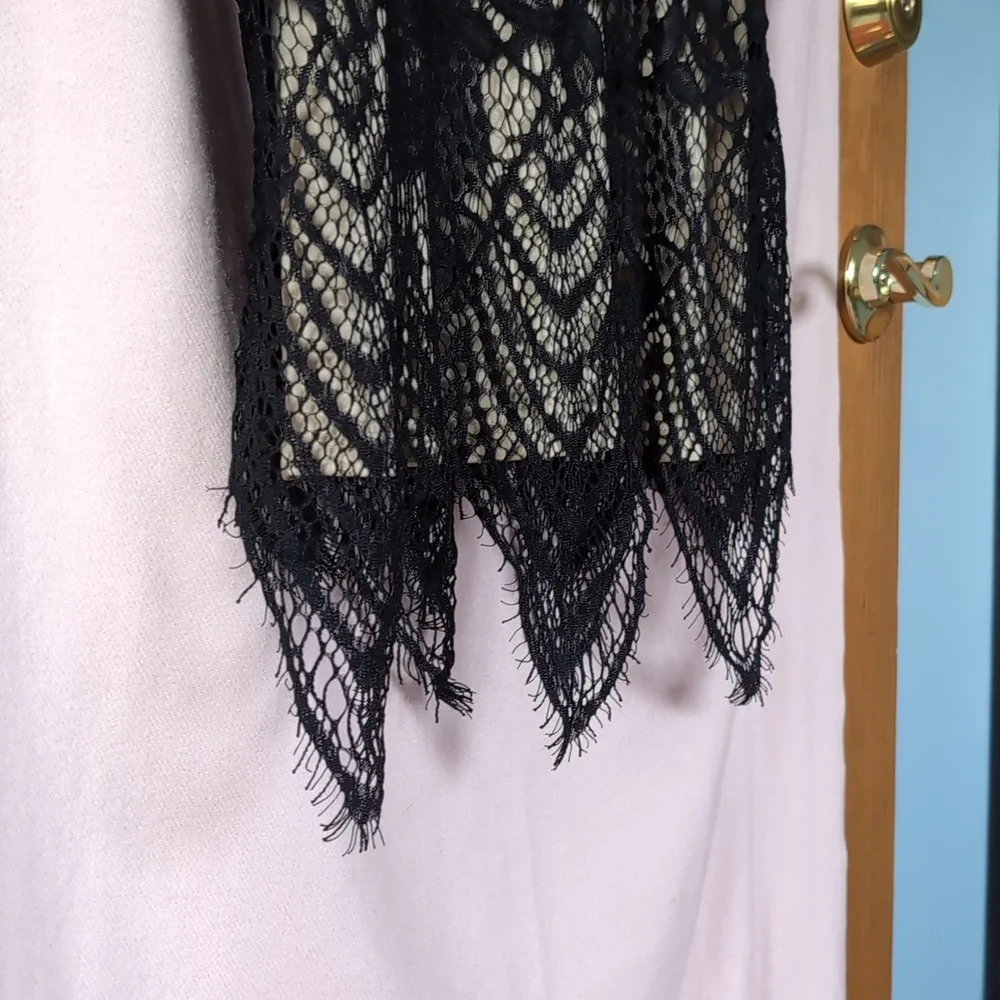 Black lace sleeveless dress - Picture 2 of 5